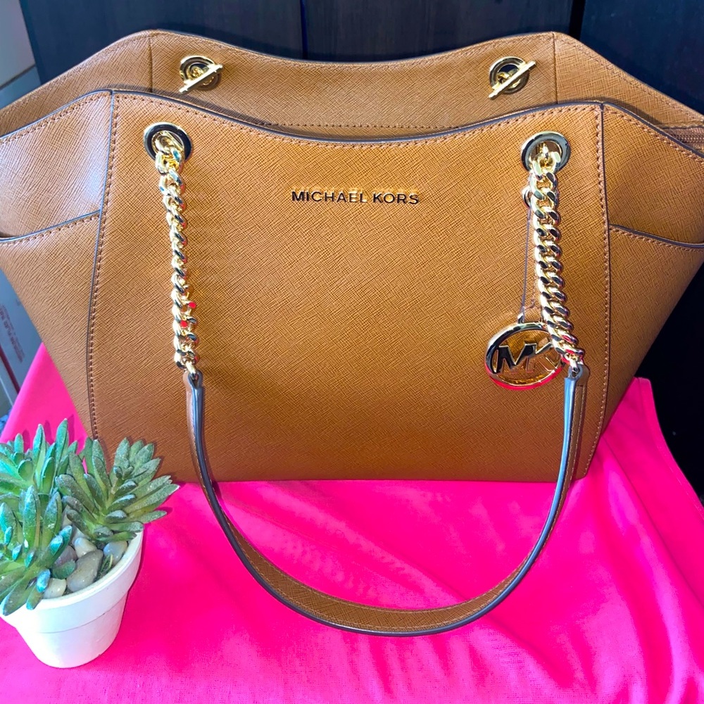 Michael Kors Jet Set Travel Large Chain Shoulder Tote